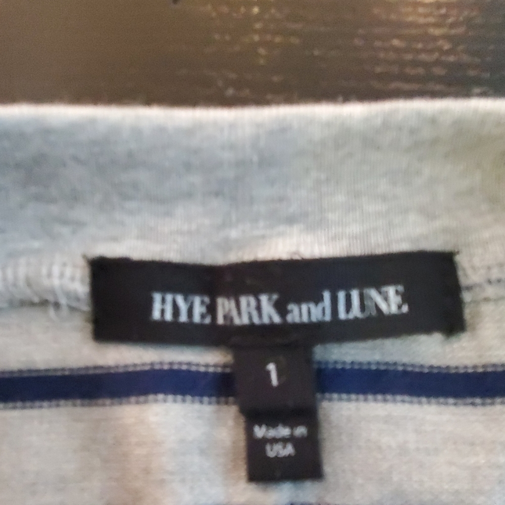 𝅺SALE 8/$35   HYE PARK & LUNE VANESSA V-NECK TOP - Picture 6 of 7